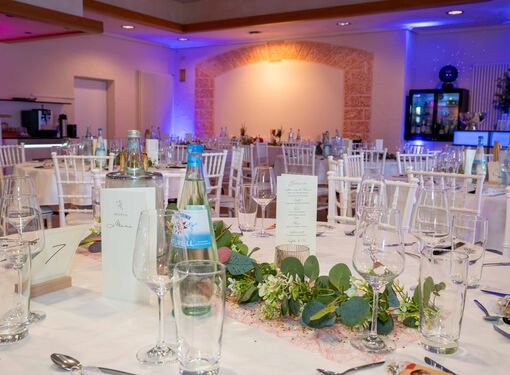 hochzeit-runde-tische