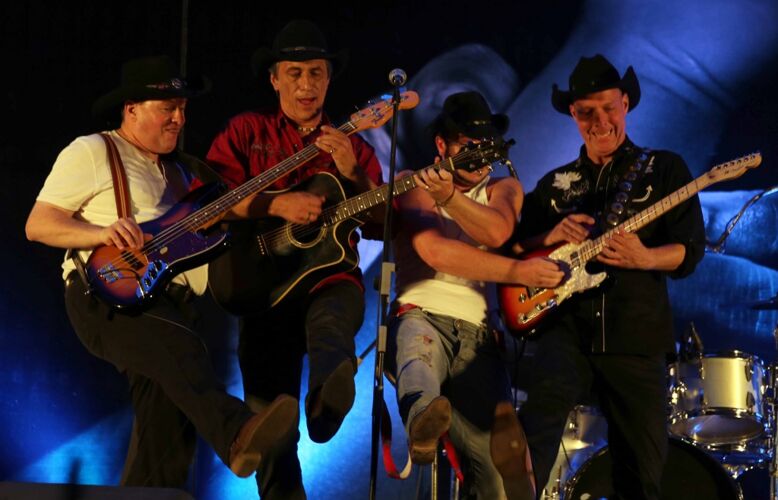 countrymusicshow-buchen-band