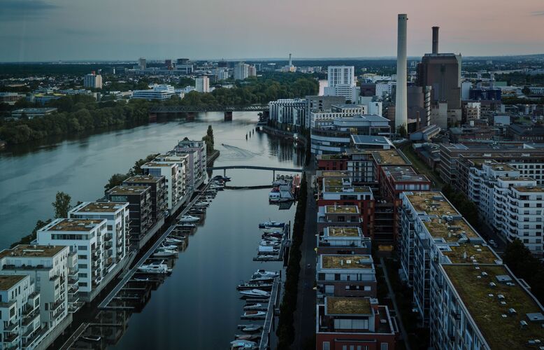 location-frankfurt-skyline