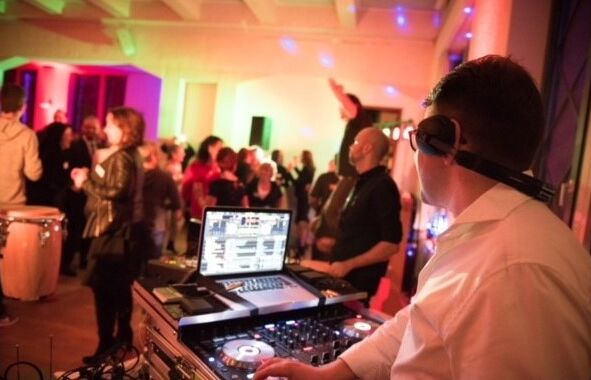 DJ für Firmenfeiern und private Feiern Raum Frankfurt