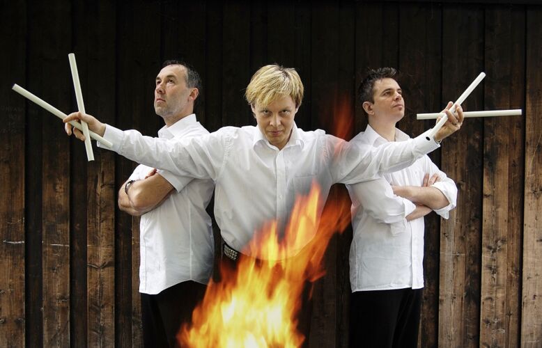 firedrum-holzwand-feuer