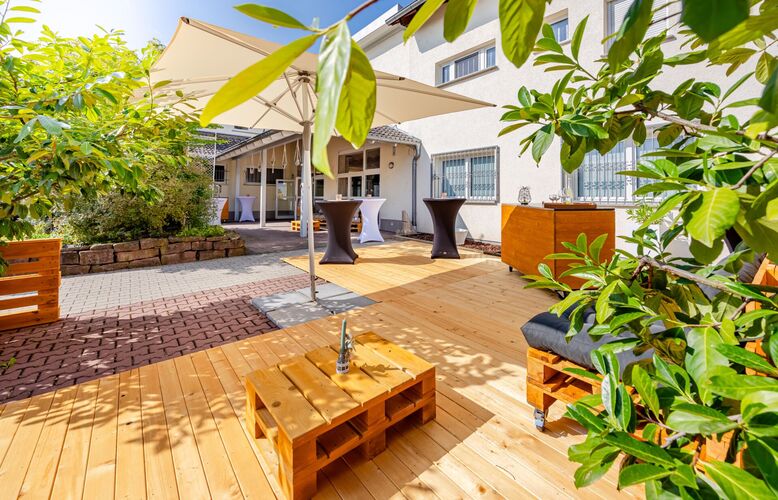 hochzeitslocation-mit-aussenbereich